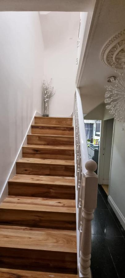Beautiful Rooms With Free On Street Parking In Sydenham Лондон Экстерьер фото